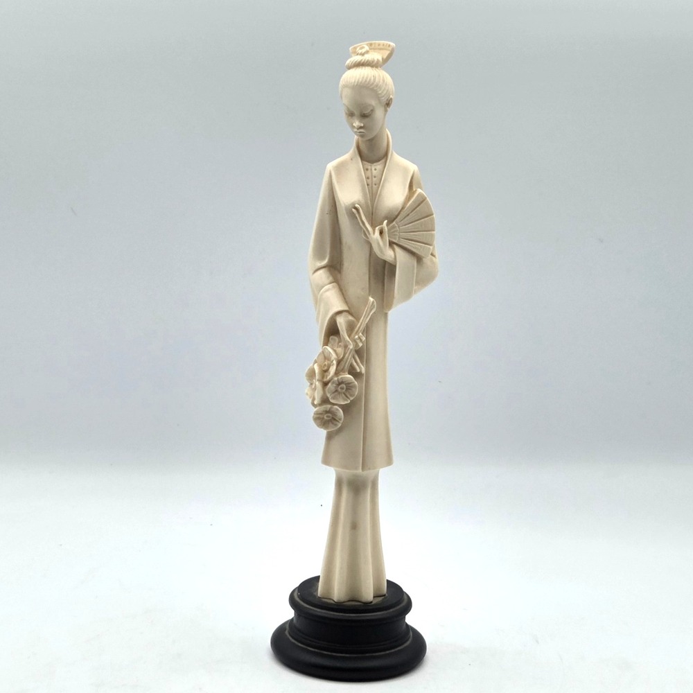 Geisha Alabaster Sculpture Signed by Arnaldo Giannelli Japan 1963 VINTAGE